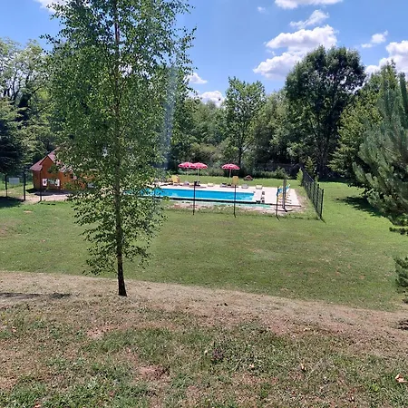 Bleu D'argonne Parque de Campismo Le Chesne (Ardennes)