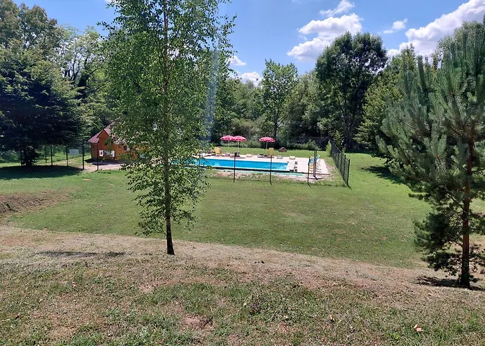 Bleu D'argonne 캠프장 Le Chesne (Ardennes)